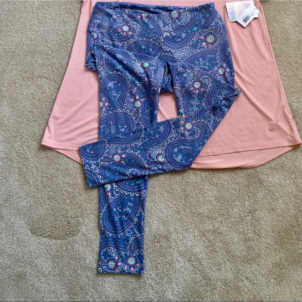 NWOT LULAROE TALL AND CURVY LEGGINGS